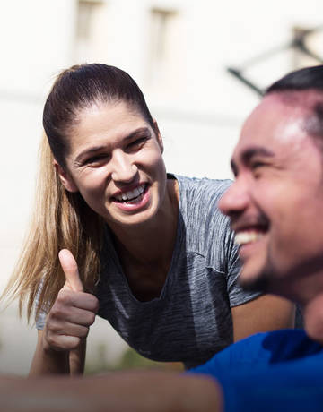 personal trainer motivating trainee personal trainer motivating trainee