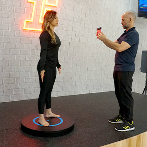 3D scanning a female Fitness First member
