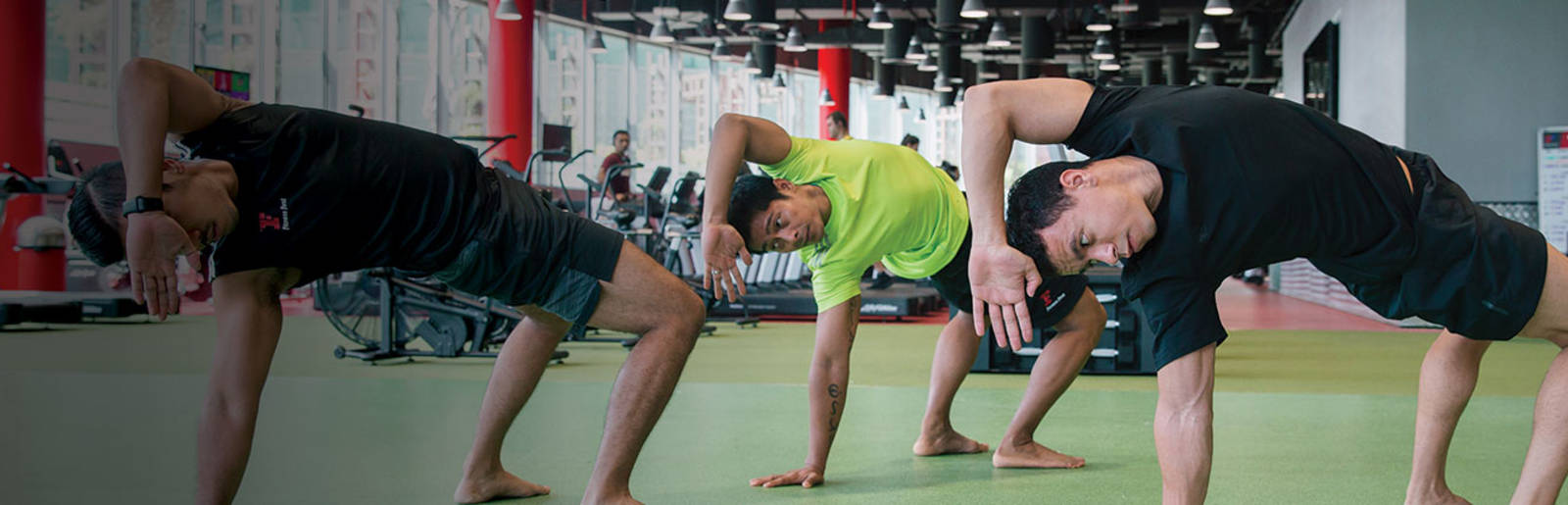 fitness-first-group-class-fitness-first-group-class-animal-flow-cbi-hero